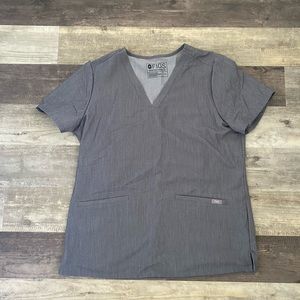 FIGS graphite 3 pocket scrub top